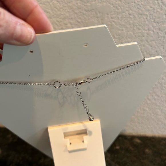 3 tone hammered metal adjustable length necklace. Silver, gold and copper tones - Picture 4 of 6